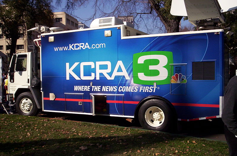 File:KCRA Sattelite Truck.JPG