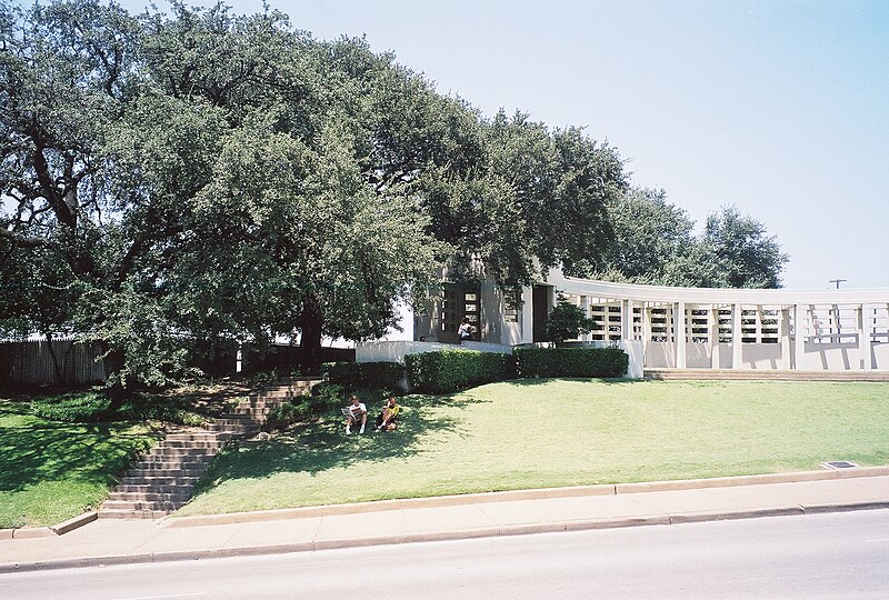 File:Grassy Knoll 2003.jpg