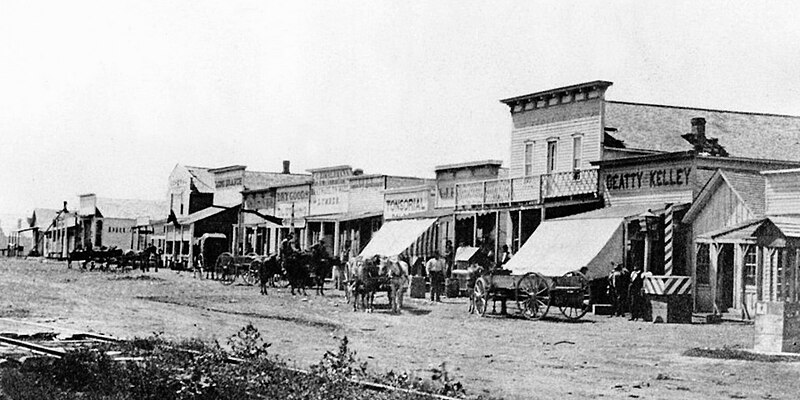 File:Dodge City, Kansas 1875.jpg