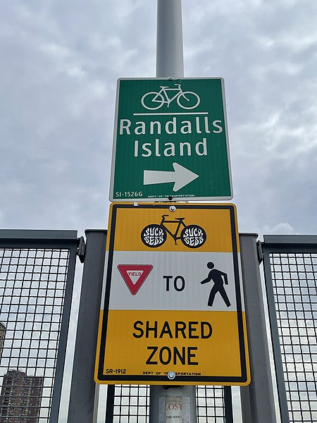 File:Wards Island Bridge, Shared Use Sign.jpg