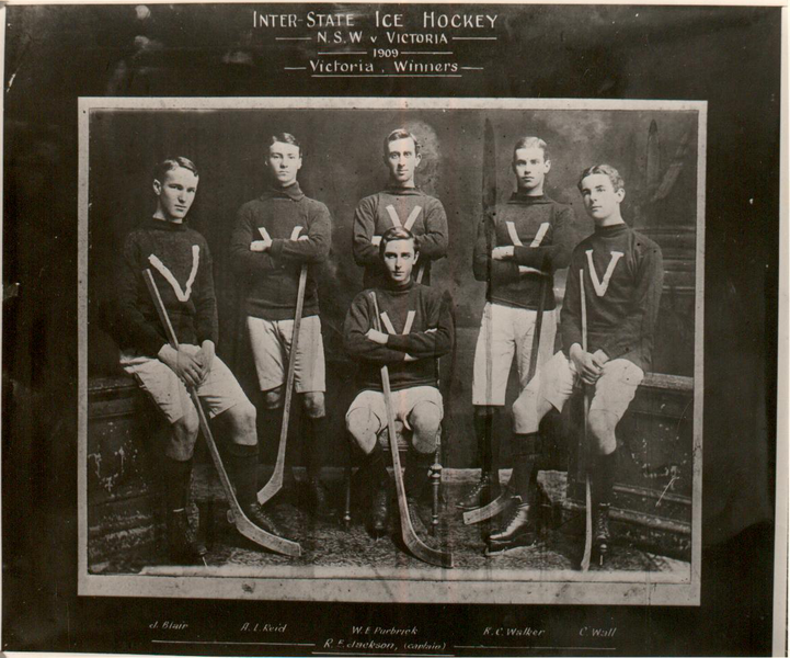 File:First Victorian Ice Hockey Team 1909.png
