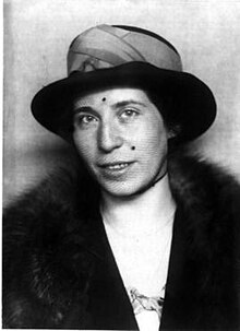 Felice Bauer with Hat.jpg