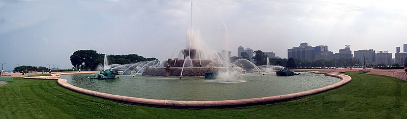 File:Buckingham Fountain Panoramic View.jpg