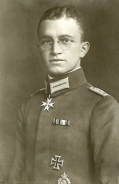 File:Sanke Card Portrait of Kurt Wintgens.jpg