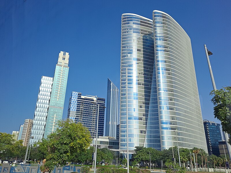 File:Buildings in Abu Dhabi 8.jpg