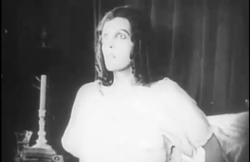 Greta Schroder in Nosferatu (1922).png