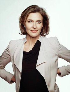 Brenda Strong as Ann.jpg