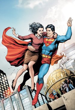 Супермен несет Лоис в воздухе над Daily Planet, улыбаясь