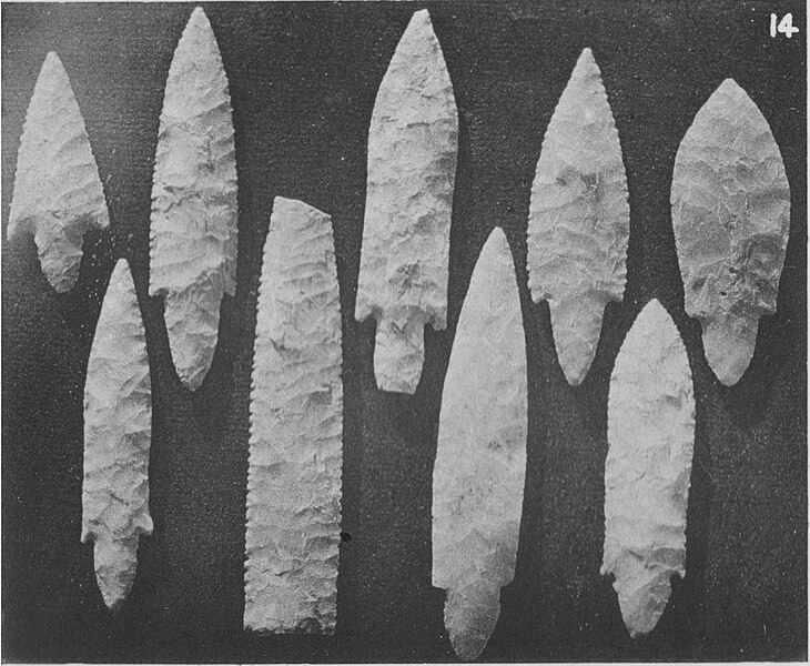 File:Flint arroheads from Narmer's tomb.jpg