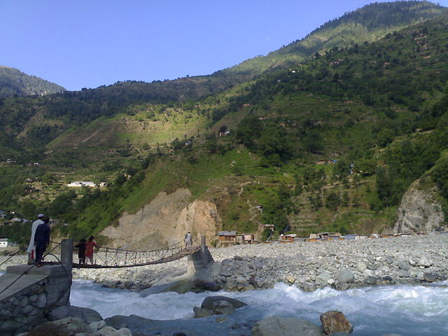 640px-River_Dubair_tributary_to_Indus_river.jpeg