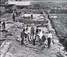 Эрик Бирли и другие археологи на месте раскопок в Бердосвальде