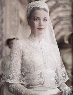 Grace kelly wedding dress.jpg