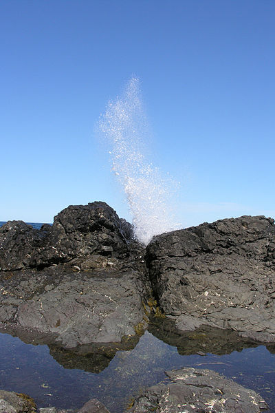 File:Green point rocks.jpg