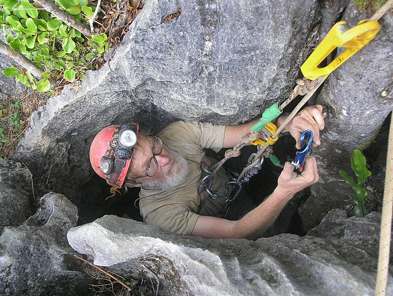 File:Caving3.jpg