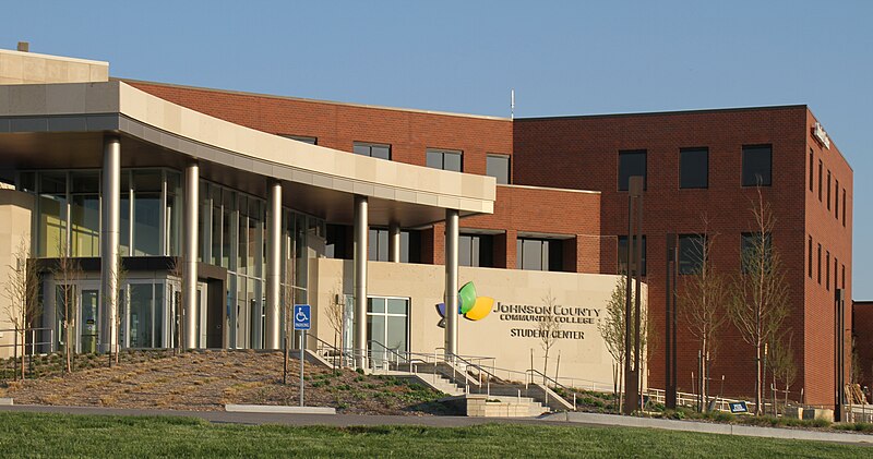 File:StudentCenterJohnsonCountyCommunityCollege.jpg