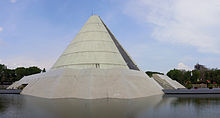 Памятник Джокджа Кембали Panorama.jpg