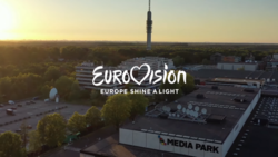Евровидение, Европа, Сияй Свет titlecard.png