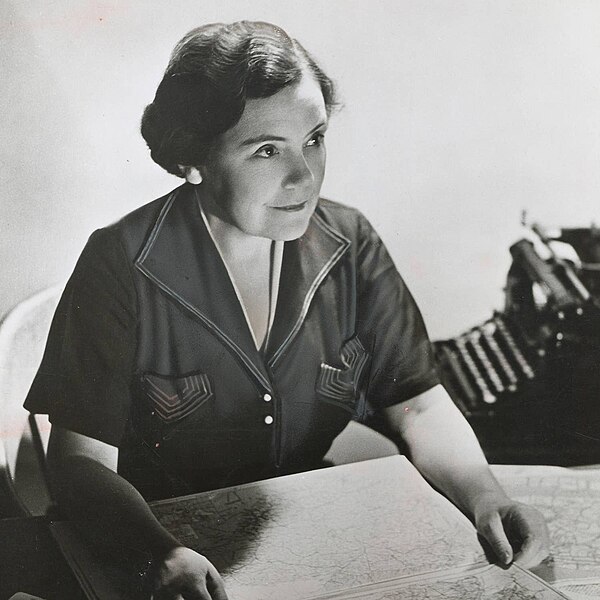 File:Anne O'Hare McCormick in 1941.jpg