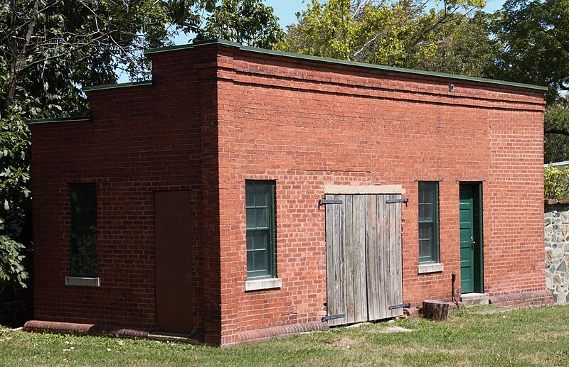 File:BattlegroundCemeteryMaintenanceBldg.jpg