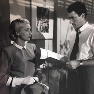 File:June Havoc Ms. Havoc and Gregory Peck in 1947 Gentleman's Agreement.jpg