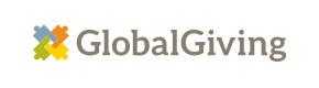 Значок с изображением четырех человек, взявшихся за руки, за которым следует слово GlobalGiving.