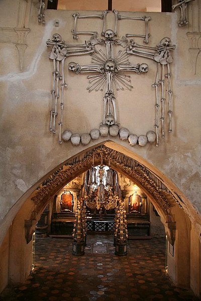 File:Sedlec Ossuary Entrance.jpg