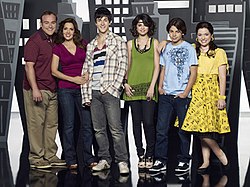 How Old Is The Cast Of Wizards Of Waverly Place 2012