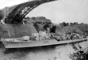 HMS Diana passing through the Kiel Kanal