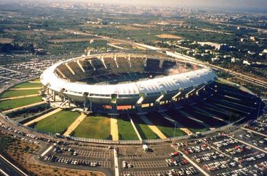 پرونده:San Nicola Stadium.jpg