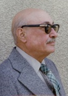 پرونده:Dr. Esfandiari.jpg