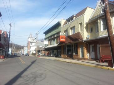 پرونده:Piedmont, WV downtown.jpg