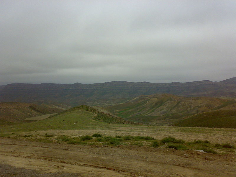 پرونده:رشته کوه بزنگان.jpg