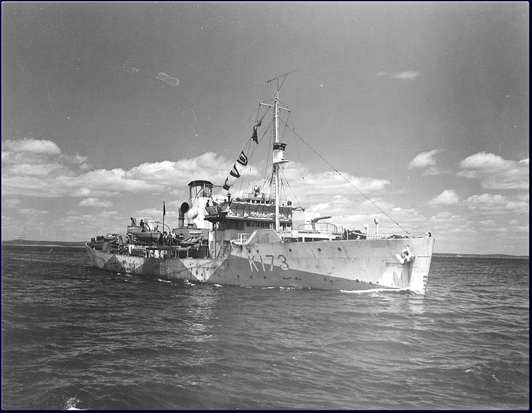 پرونده:HMCS Weyburn 1942-1943 NP-1012.jpg