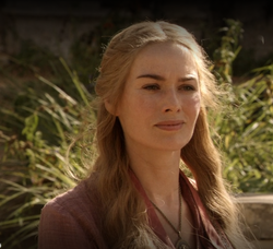 Lena Headeyn esittämä Cersei sarjassa Game of Thrones (2011).