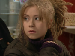 Miia Laitela sarjan toisessa jaksossa vuonna 1999.