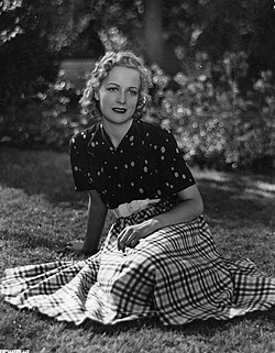 Kaija Rahola vuonna 1941 elokuvassa Antreas ja syntinen Jolanda.