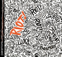 Studioalbumin Riot! kansikuva