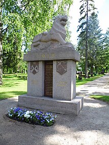 Vapaussodassa kaatuneitten ja murhattujen valkoisten muistomerkki, 1921, Luumäki.[8]