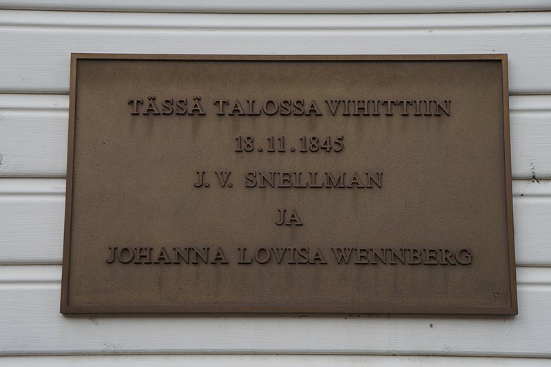 Tiedosto:Snellmanin ja Wennbergin muistolaatta.JPG