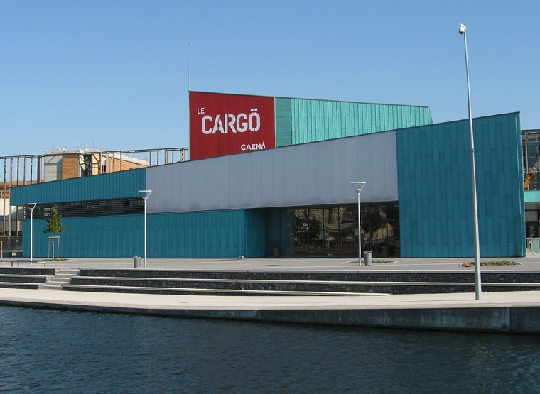 Fichier:Caen cargo chenal.jpg