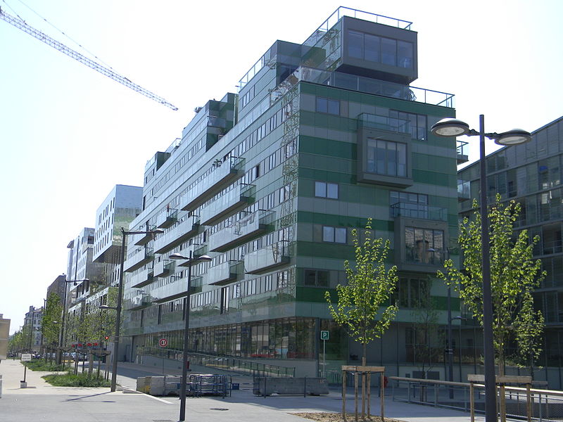 Fichier:Lyon Immeuble vert Confluence.JPG