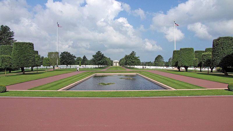 Fichier:Cimetière américain de Colleville-sur-Mer (2).JPG