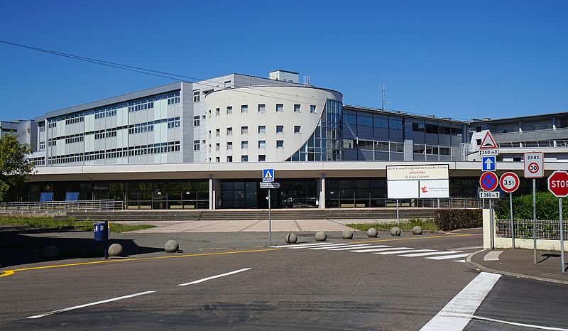 Fichier:Lycée George Colomb à Lure.jpg