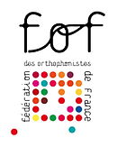 Logo de la FOF, composé de points de couleur, entouré de l'inscription « fédération des orthophonistes de France, et surmonté du sigle fof