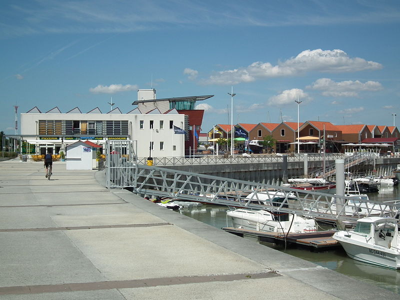 Fichier:Port-Médoc.jpg