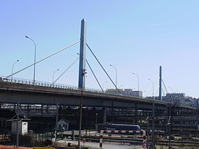 Pont vu depuis la rue Bruneseau.