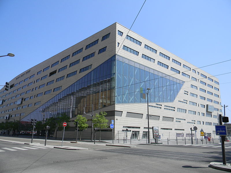 Fichier:Bâtiment Confluence Conseil Régional Lyon.JPG