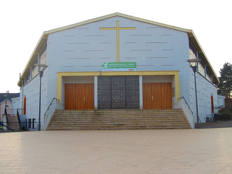 Fichier:Nouvelle eglise Haute Yutz.jpg