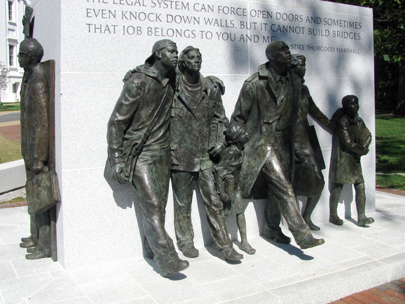 Ofbyld:Virginia Civil Rights Memorial wide.jpg