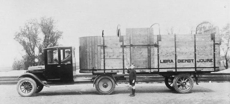 Ofbyld:.De Jouwer earste frachtwein fan Libra (1924).jpg